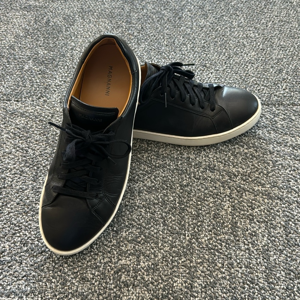 - Mens Magnanni Costa Lo Black Leather Sneakers  - Size 10
